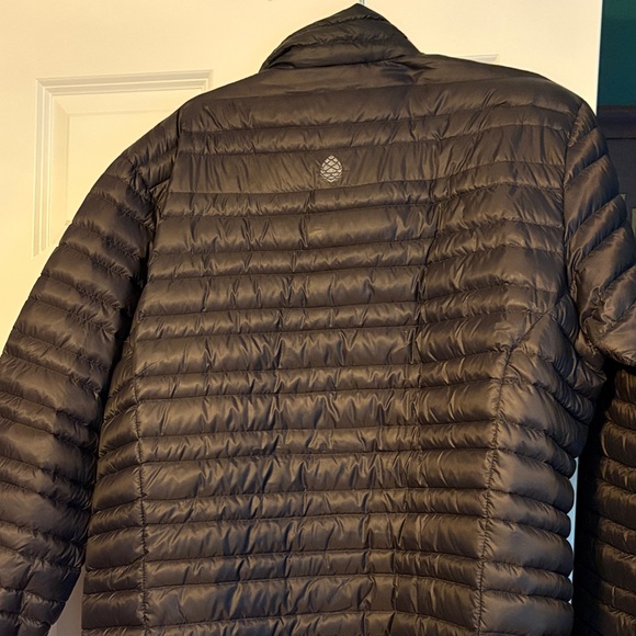 Stio Men's Dark Gray Puffer Jacket - Picture 6 of 7